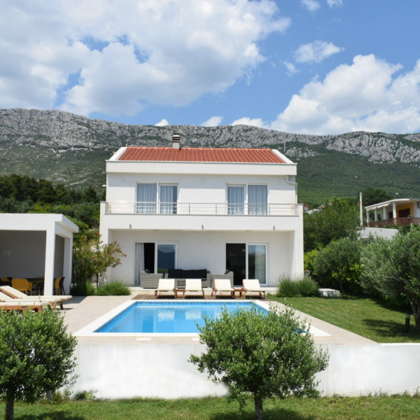 Villa Nikol, Villa Nikol with Heated Pool, Dalmatia, Split Riviera, Croatia Ka&scaron;tel Sućurac
