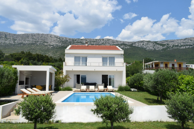Exterior, Villa Nikol with Heated Pool, Dalmatia, Split Riviera, Croatia Ka&scaron;tel Sućurac